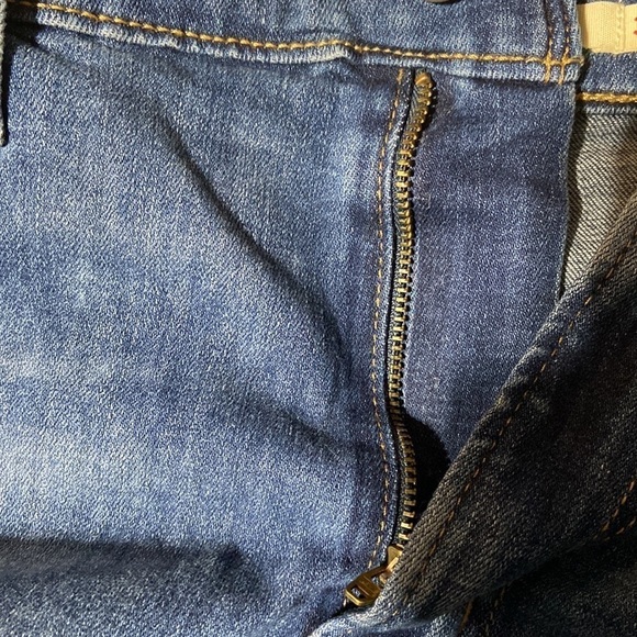 Levi’s  women’s high rise jean shorts Chelsea - Picture 10 of 10